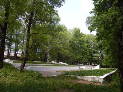 Братская могила 15000 советских военнопленных, уничтоженных немецко-фашистскими захватчиками в 1941-1943 гг.