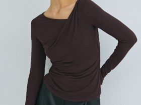 Лонгслив с драпировкой и асимметричным вырезом, Коричневый
