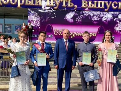 «Алмазные зори»: в добрый путь, выпускники!