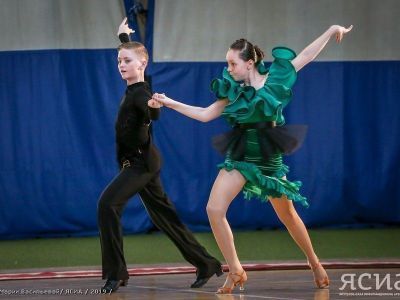 Более 80 пар выступило на ежегодном турнире по бальным танцам в Якутии