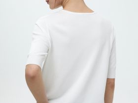 Джемпер с коротким рукавом и округлой горловиной