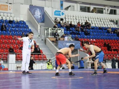 В Якутске начались схватки на ковре турнира Гран-при МинГООБЖН