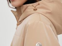 Утепленная куртка с эластичным поясом