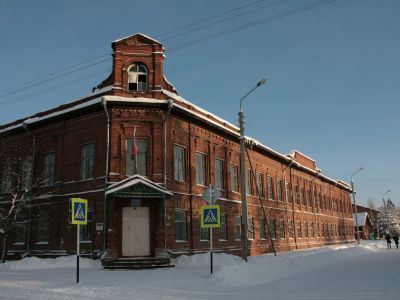 Здание бывшего духовного училища