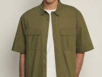 Рубашка с нагрудными карманами и принтом