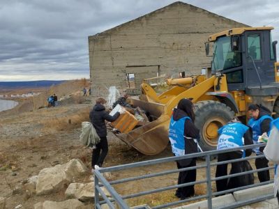 Волонтеры «Чистой Арктики» провели уборку еще в двух районах Якутии