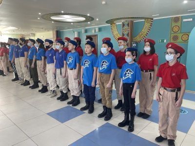 В центре "Сосновый бор" проходят смены патриотической направленности