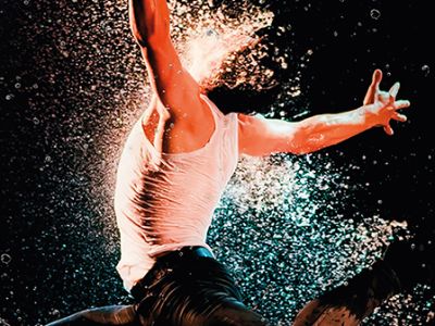 Шоу под дождем