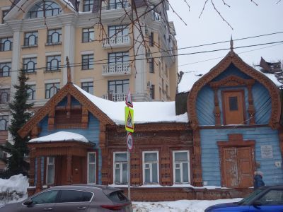 Дом (деревянный с резьбой)