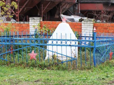 Братская могила жертв «чапанного» восстания. Среди убитых член губернской ВЧК А. Житков