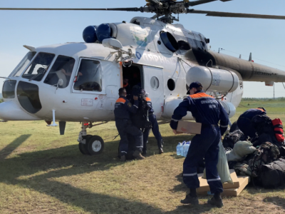 Спасатели вылетели в Оймяконский район для борьбы с природным пожаром