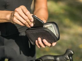 Кошелек с отделением для смартфона TOPEAK CYCLING WALLET 4.7" (черный)