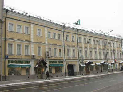 Доходный дом на южном хозяйственном дворе, 1876 г., в основе южного крыла - объем дома 1-й трети XIX в.