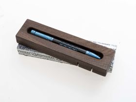 Тактическая ручка Lionsteel Nyala, корпус карбон/титан, Blue Matte