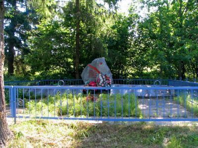 Братская могила партизан 3-й партизанской бригады, погибших в 1943 г.