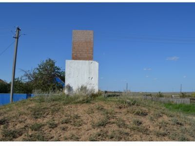 Памятный знак на "Рубеже мужества", где были разгромлены немецко-фашистские захватчики