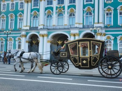 Невский проспект: 2 км и 300 лет истории