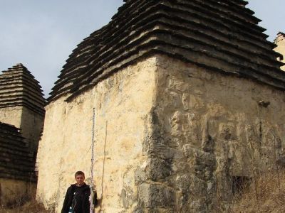 Склеп наземный башенный с пирамидальной ступенчатой кровлей 8