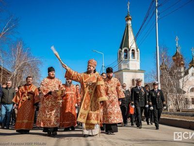 Участники Крестного хода в Якутске почтили память героев Великой Отечественной войны