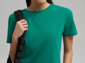 Приталенная футболка из джерси