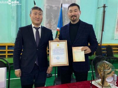 Главы Кобяйского и Горного районов заключили договор о сотрудничестве