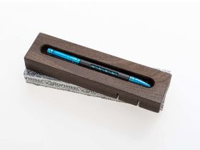 Тактическая ручка Lionsteel Nyala, корпус карбон/титан, Blue Shine