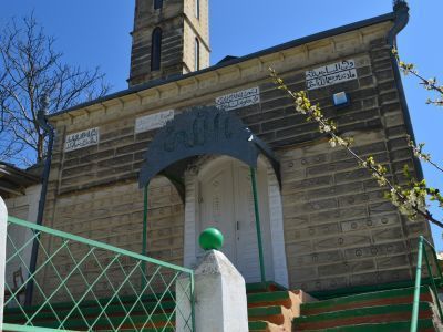 Мечеть квартальная с минаретом