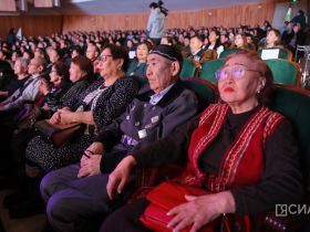 На открытии Декады Олонхо наградили лучших носителей традиционной культуры