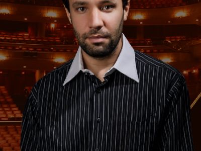 Театр начинается с увертюры