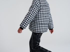 Куртка текстильная с полиуретановым покрытием для девочек