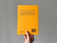 Блокнот "30 вопросов для друзей" твердая обложка, желтый