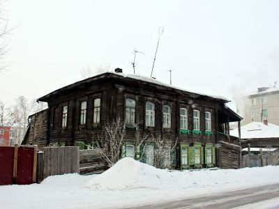 Главный дом (дерево)