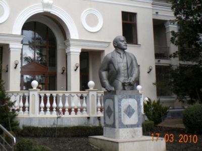 Бюст В.И. Ленина