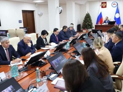 Глава Якутии провёл заседание республиканской комиссии «Вместе к Победе!»