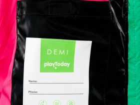 Жилет текстильный с полиуретановым покрытием для девочек