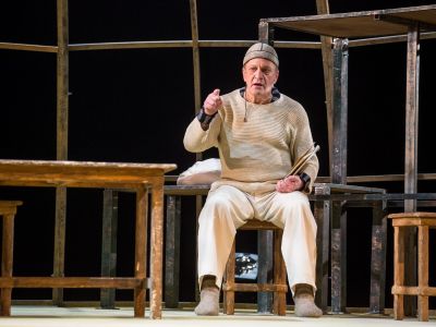 Билеты на Белые флаги (Молодёжный театр на Фонтанке) / Театр | Афиша | ИнфоТаймс