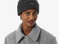 Вязаная шапка Lacoste