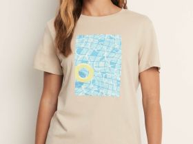 Футболка приталенного силуэта с принтом