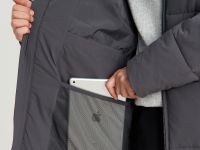 Утепленное стеганое полупальто с капюшоном