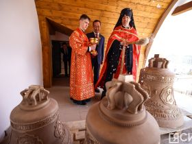 В Якутске в строящемся храме Всех Святых освятили колокола