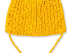 Желтая вязаная шапка для девочки