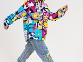 Куртка текстильная с полиуретановым покрытием для девочек (ветровка)