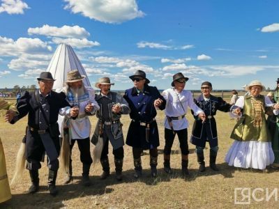 Сказители осуохай будут заводить круговые танцы до утра второго дня Ысыаха Туймаады