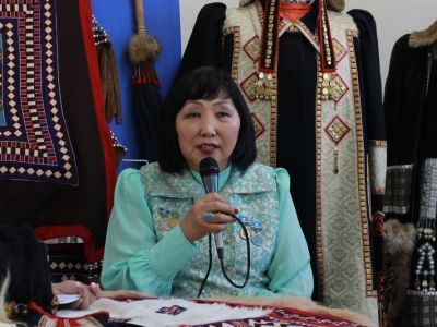 Автор панно «Собор Василия Блаженного» Вера Варфоломеева открыла персональную выставку в Якутске