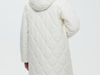 Утепленное пальто А-силуэта с капюшоном