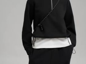 Толстовка свободного кроя из футера