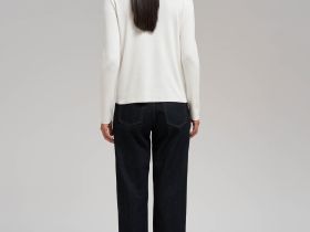 Легкий базовый джемпер прямого кроя