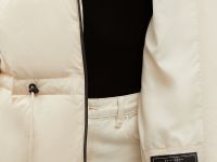 Пуховик с капюшоном и талией на кулиске