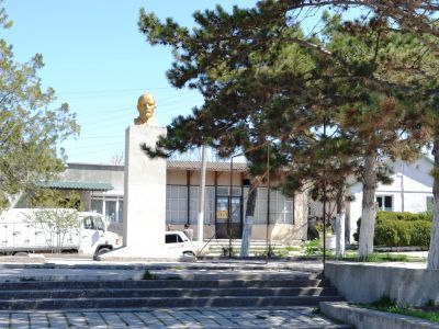 Памятник В.И.Ленину