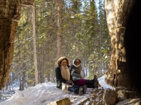 Пещеры и наскальные рисунки реки Лена и речки Большое Кэтэмэ